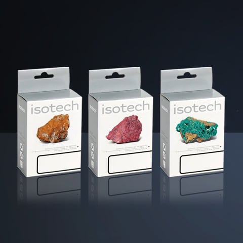 ISOTECH : Création du logo autour d'une typographie personnalisée avec une baseline en anglais pour l'export - Pour chaque couleur, création d'un storytelling spécifique qui légitime le produit dans une antériorité culturelle et historique - Agence Linéal